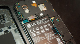 Nexus 4 má (ne)vyjímatelnou baterii