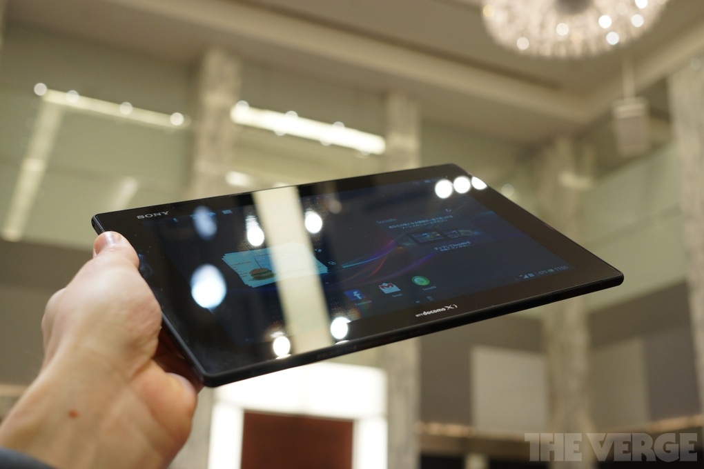 Sony Xperia Tablet Z na videu a fotografiích