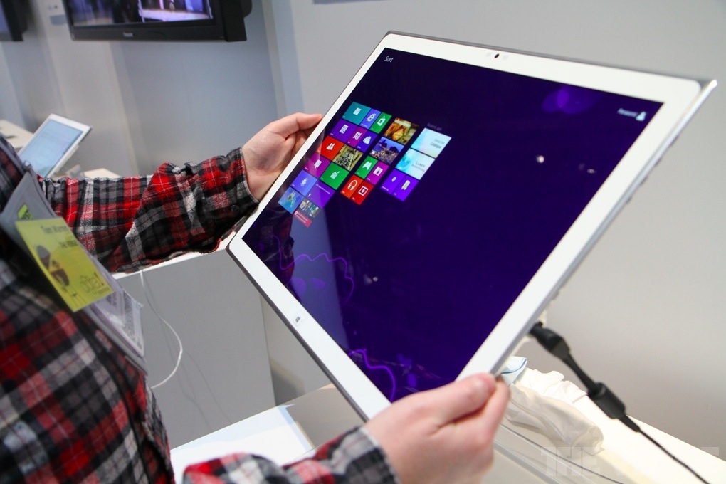 Panasonic se pochlubil – 20palcový tablet s Windows 8