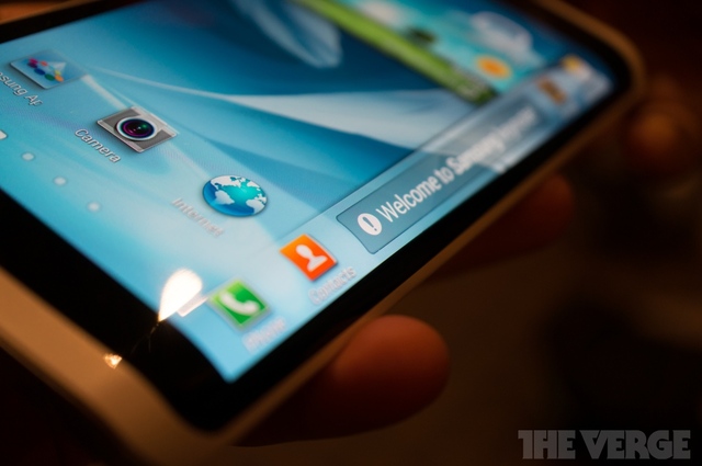 Samsung plánuje flexibilní displeje do tabletů