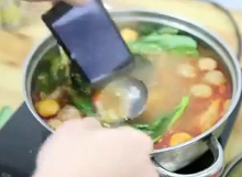 Test odolnosti – polévka s Xperií Z [video]