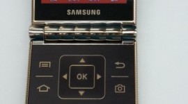 Samsung Galaxy Golden – návrat „véčka“ s dvěma displeji a Androidem