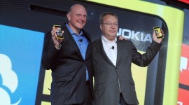 Microsoft kupuje část Nokie – utratí 7.2 miliardy dolarů