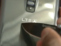 Jak je to se zadním krytem u LG G Flex? [video]
