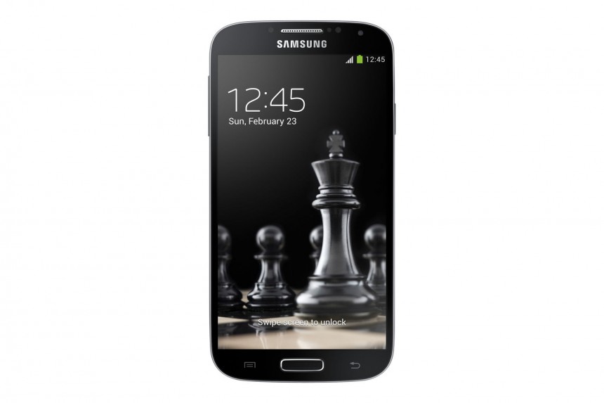 Samsung-Galaxy-S4-Black-Edition-3