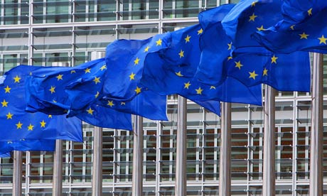 Evropská komise chce standardizovat nabíjecí porty