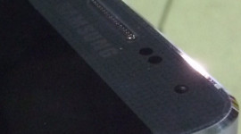 Kovový Samsung Galaxy F se ukazuje na prvním reálném snímku