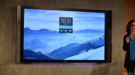Microsoft Surface Hub – 84 palců, 4K a Windows 10 uvnitř