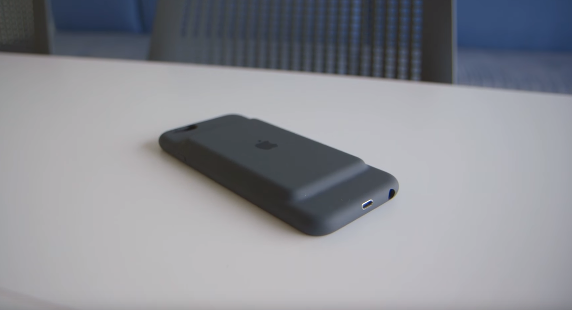 Apple představil vlastní obal s externí baterií