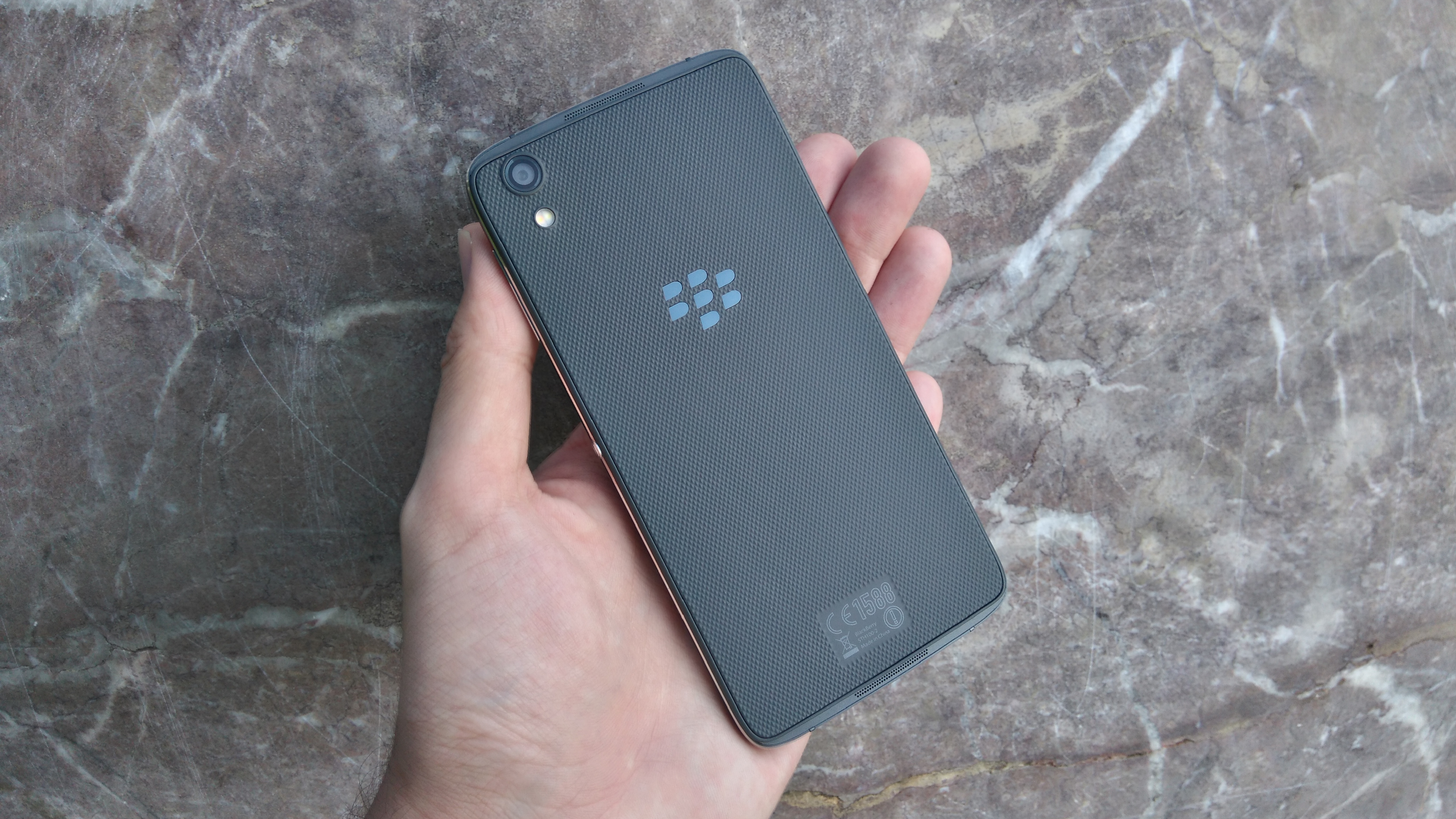 BlackBerry DTEK50 – bezpečný Android v těle od Alcatelu [recenze]