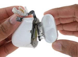 AirPods u iFixit – opravitelnost 0/10 mluví za vše