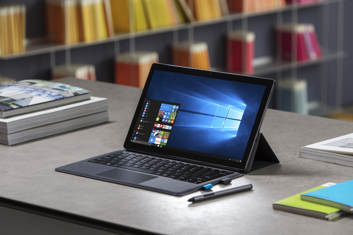 Alcatel PLUS 12 – hybrid tabletu a notebooku