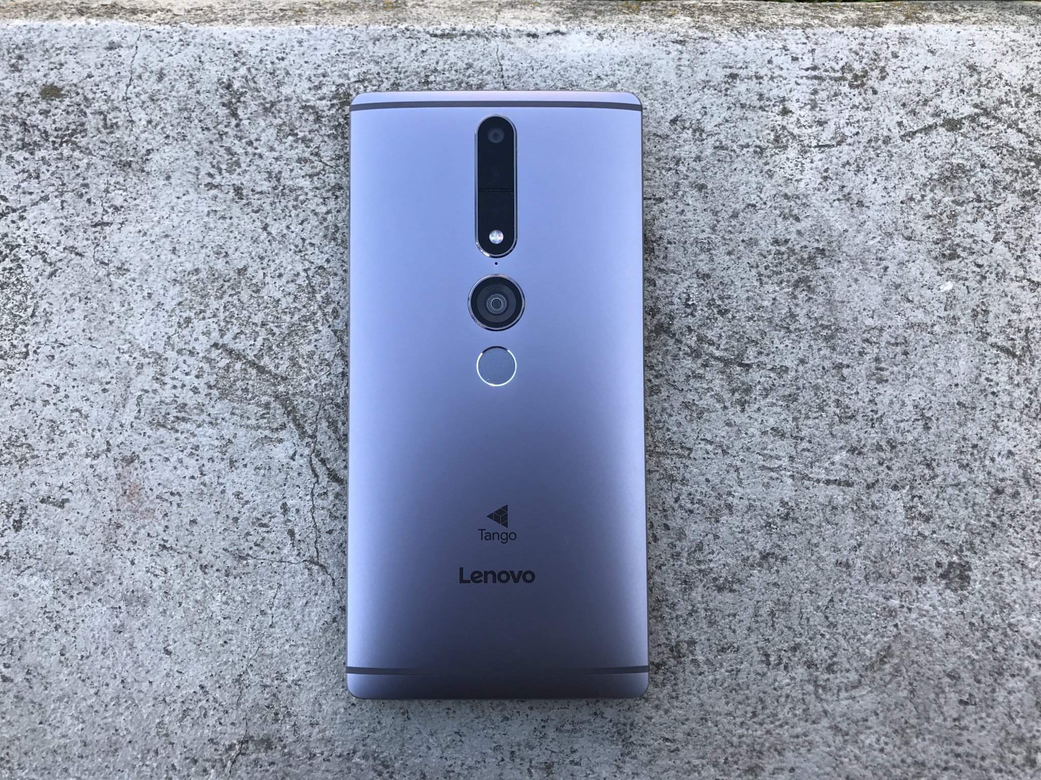 Recenze Lenovo Phab 2 Pro: první telefon s technologií Tango