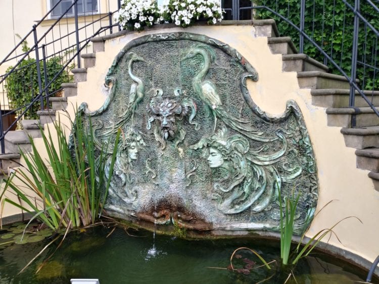 LG Q6 přichází do ČR, přináší minimální rámečky do střední třídy