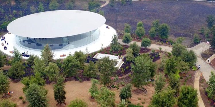 Dnes Apple představí bezrámečkový iPhone – jak sledovat keynote?