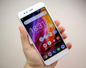 Nově v českých obchodech – Pixel 2 XL, Mi A1 a S8
