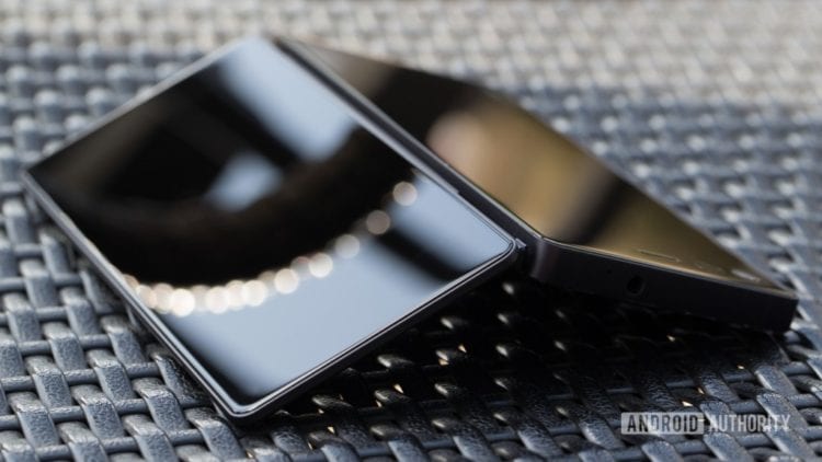 ZTE Axon M – první skládací telefon ještě letos?