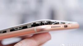 Apple čelí mediálnímu tlaku, baterie jeho iPhonu 8 se nafukují
