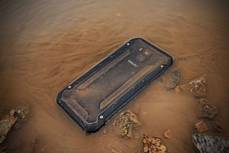 Evolveo přichází s ultra odolným StrongPhone G8