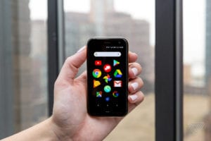 Nový Palm je malý smartphone, který vás bude držet zpátky