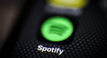 Spotify mění podmínky, za blokování reklamy bude trestat