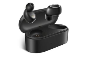 TOP gadgety do 500 Kč: Chytrý náramek, bezdrátová sluchátka a další! [sponzorovaný článek]