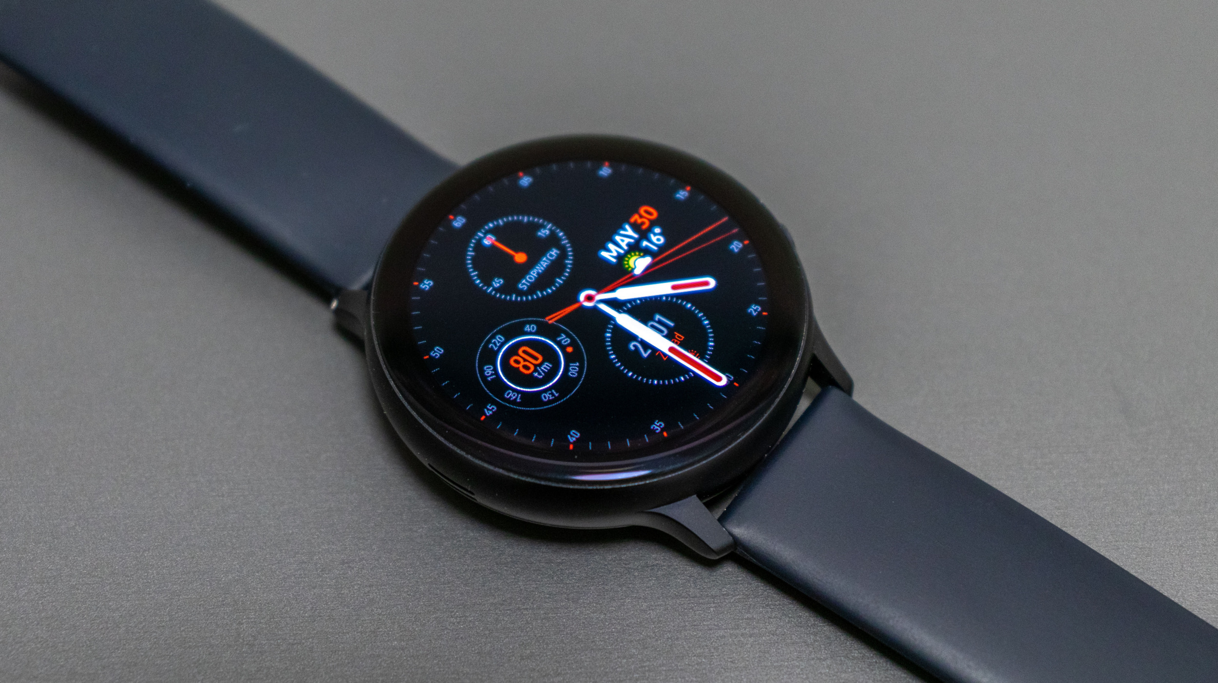Samsung možná znovu zkusí Android u hodinek