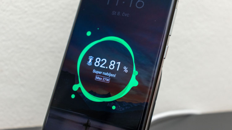 Huawei qi 40W 6 6000x3375x