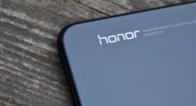 Honor má příští rok vyrobit více telefonů než Huawei