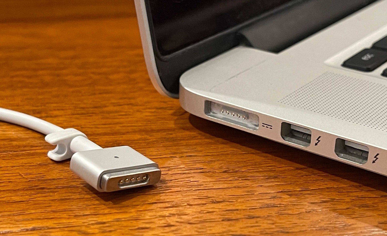 MagSafe podporuje rychlé nabíjení, z jakého důvodu Apple nesáhl po USB-C?