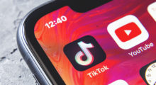 TikTok zavádí nové funkce v komentářích jako prevenci proti vulgárnímu obsahu