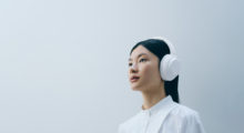Společnost SONY uvádí na trh novou limitovanou edici bezdrátových sluchátek Silent White