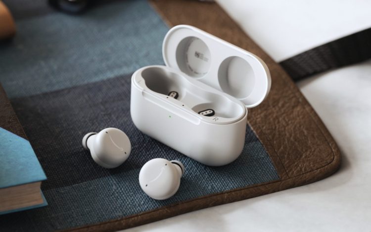 Amazon uvedl druhou generaci sluchátek Echo Buds. Nabídnou ANC a bezdrátové nabíjení.