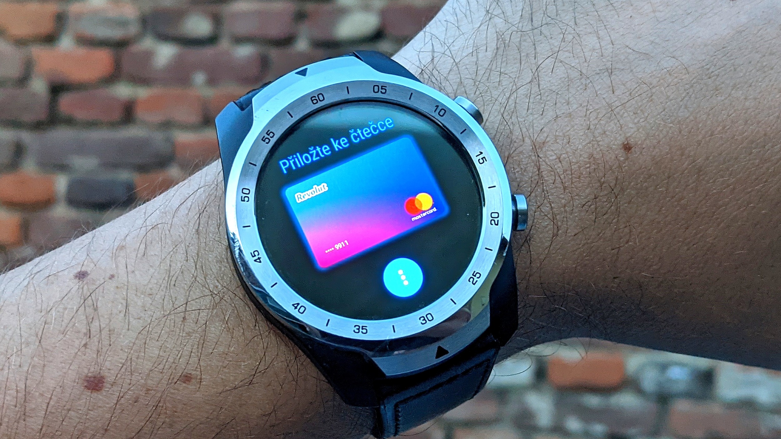 Google Pay pro hodinky konečně v Česku [aktualizováno]