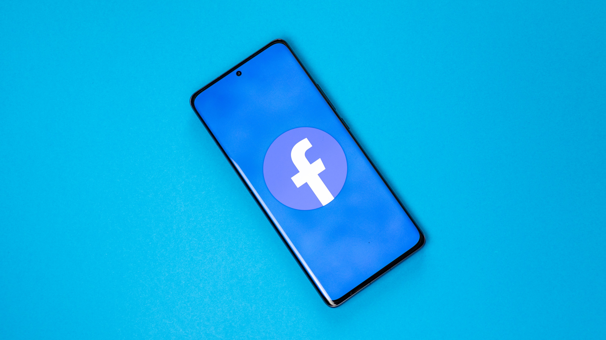 Facebook aplikace údajně vybíjí baterie telefonů záměrně, tvrdí bývalý zaměstnanec