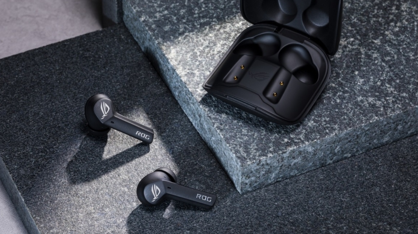 Asus uvedl nová (bez)drátová sluchátka ROG Cetra True Wireless Pro
