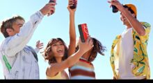 Realme 10 Pro v Coca-Cola edici je oficiálně venku