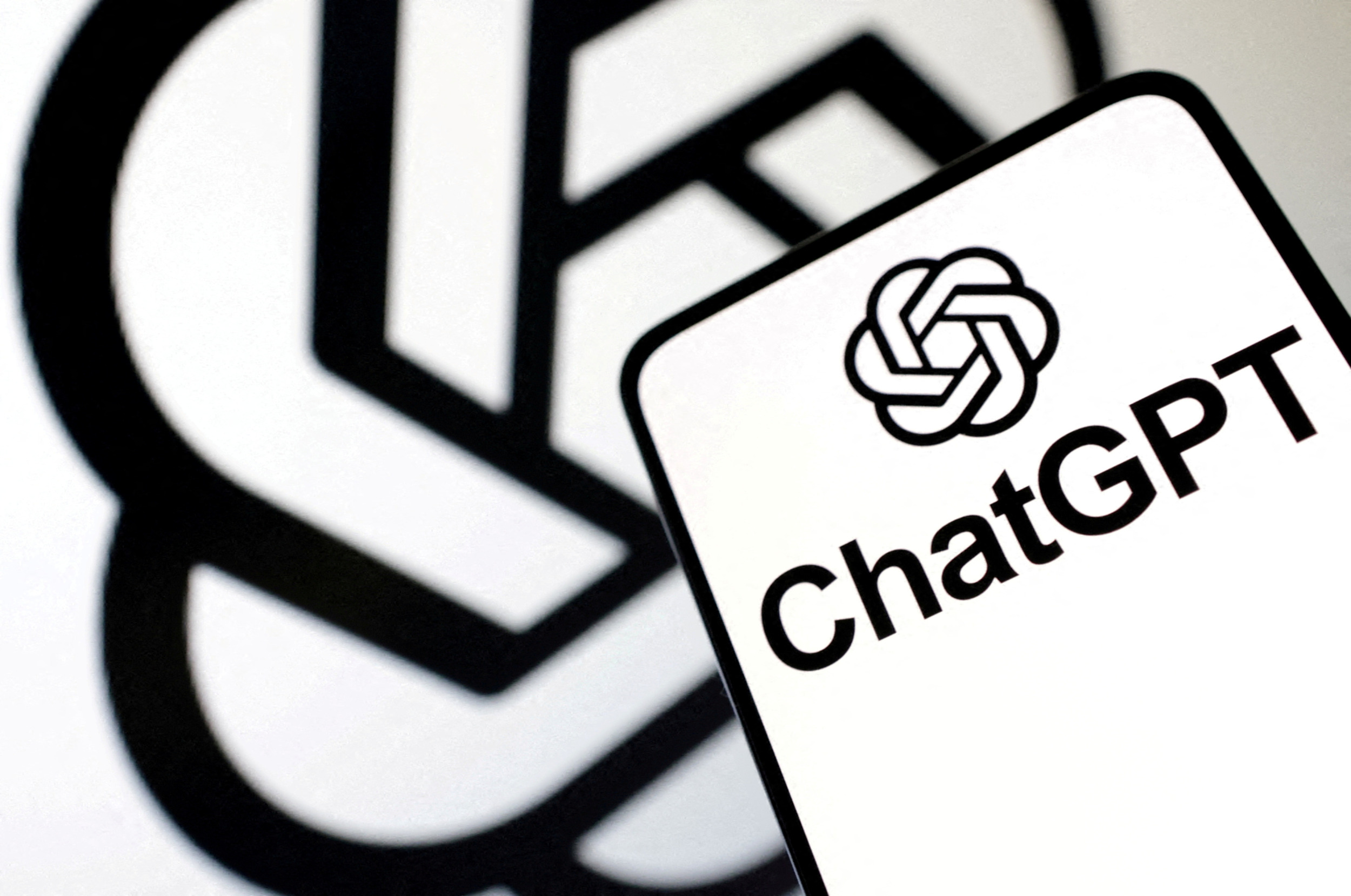 ChatGPT se může stát hlavním asistentem na mobilu