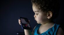 Touží vaše dítě po iPhonu? Našli jsme super tip, jak ušetřit spoustu peněz [komerční článek]