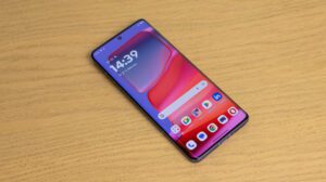 Motorola Edge 50 Pro 12 6000x3368x