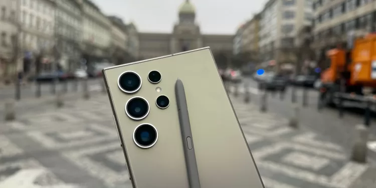 Levnější o extrémních 13 tisíc. Řada Galaxy S24 je teď za nejlepší ceny