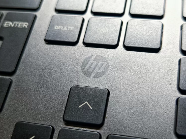 HP 725 detail klávesnice