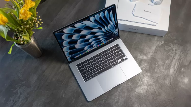 MacBook Air M4 1 5667x3181x