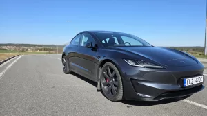 tesla model3p exterier (7) 4000x2252x