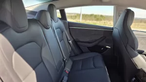 tesla model3p interier (2) 4000x2252x
