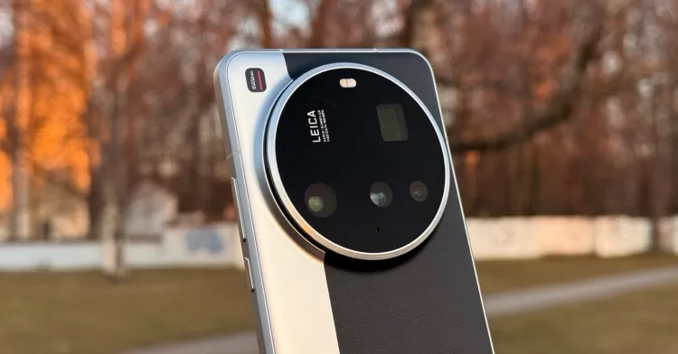 Obsah obrázku venku, strom, fotoaparát Galaxy S25 Ultra Obsah vygenerovaný umělou inteligencí může být nesprávný.