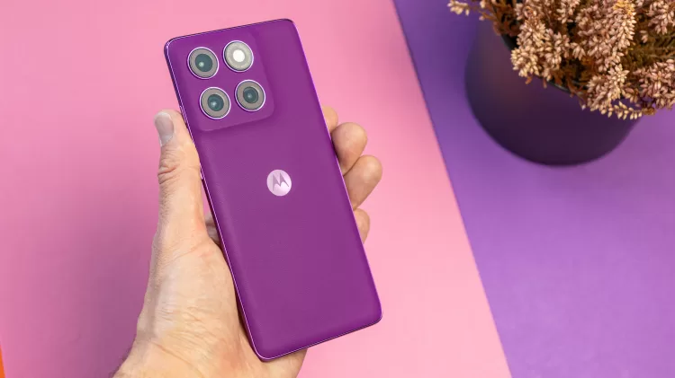 Motorola Edge 60 Pro 4 6000x3368x