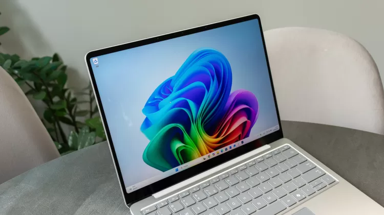 Surface Laptop 13 4 6000x3368x
