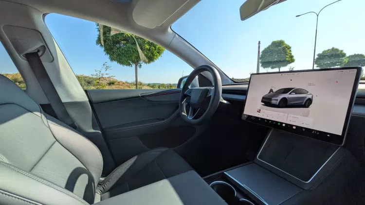 tesla modely interier (9) 2560x1440x