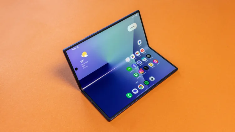 Galaxy Z Fold 7 13 6000x3368x
